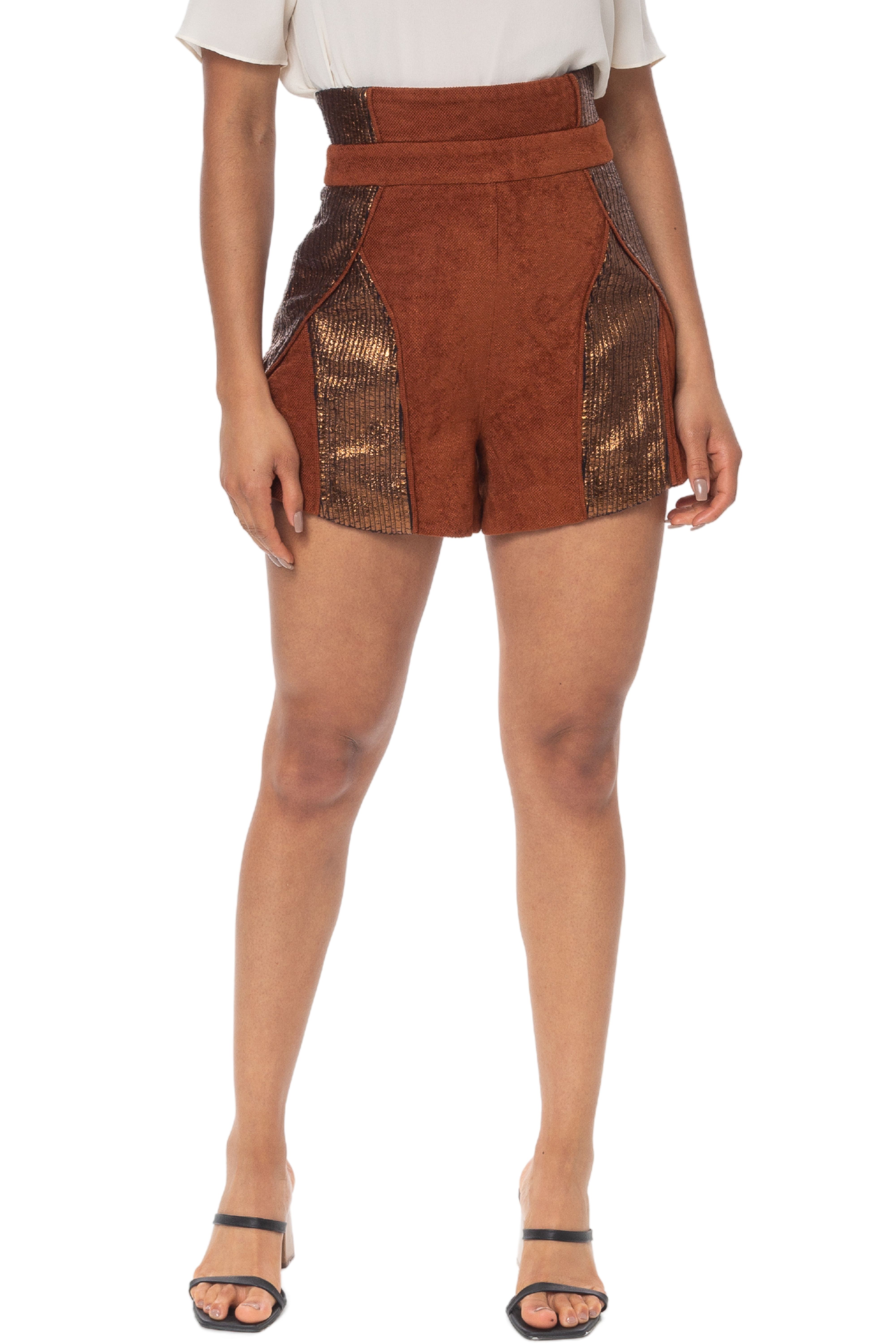 Shorts Curtos Veludo Marrom